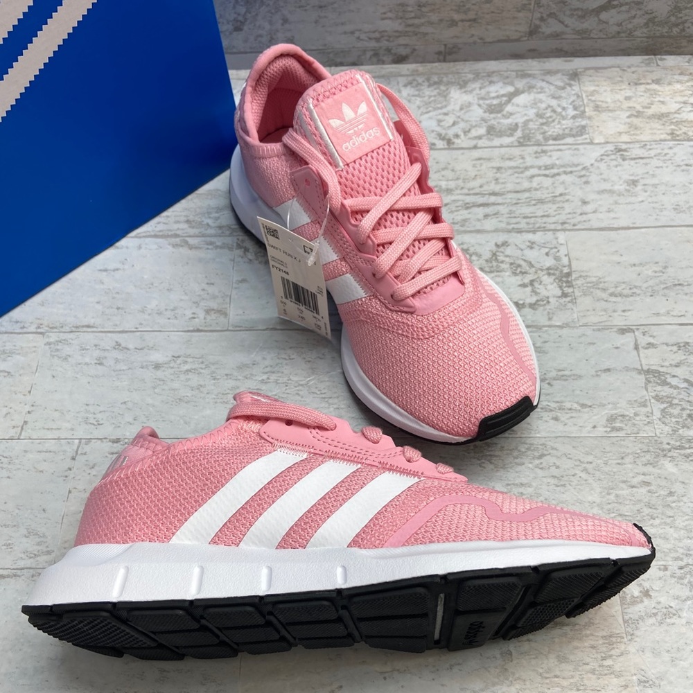 Adidas Swift Run running shoes - Picture 2 of 11